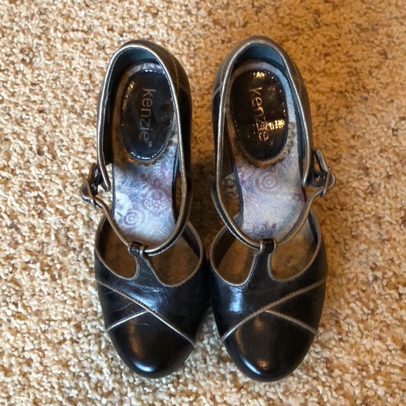 Kenzie Chelsea size 6 - Picture 2 of 6